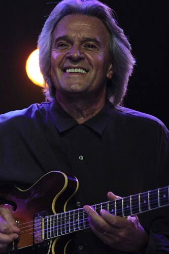 RSmontreux2001-06.jpg (19735 byte)